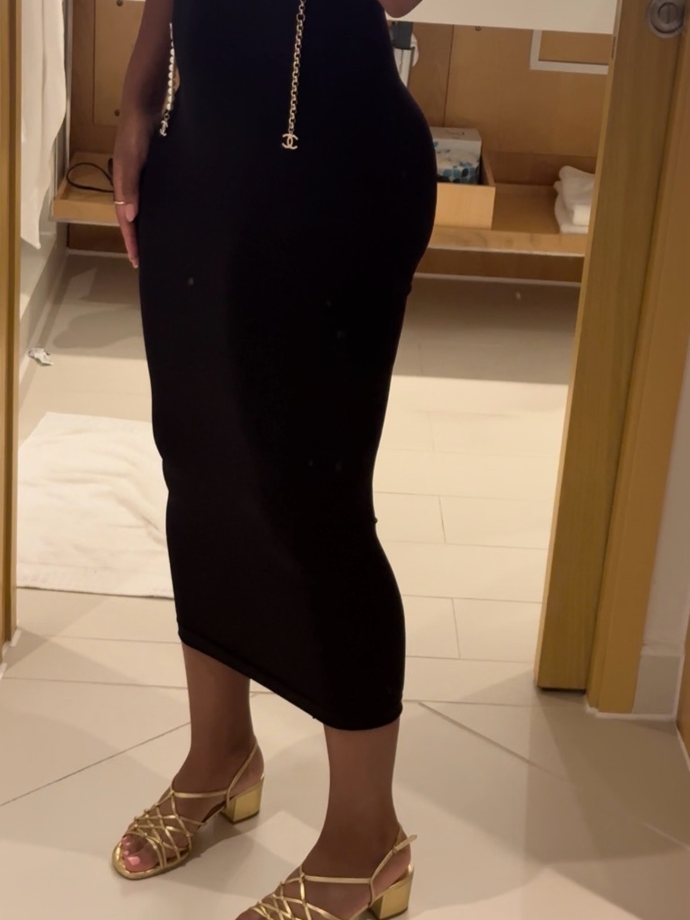 CHANEL gold sandals - Picture 2 of 9